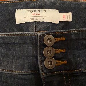 Torrid Medium Wash Jeggings